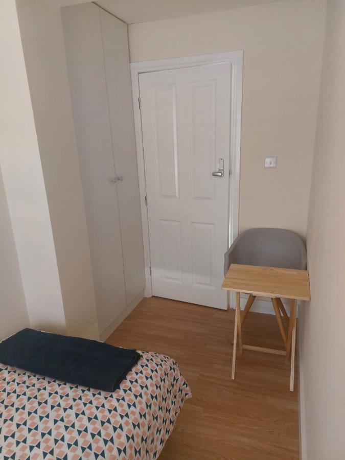Single Room Only For One Adult Southall Dış mekan fotoğraf