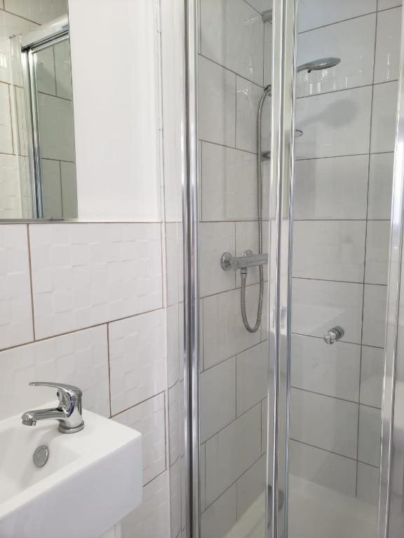 Single Room Only For One Adult Southall Dış mekan fotoğraf